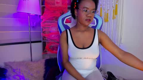 Snapshot of hanna_pierce chatting on 7, 10, 2025 Hanna online show from 7, 10, 2025