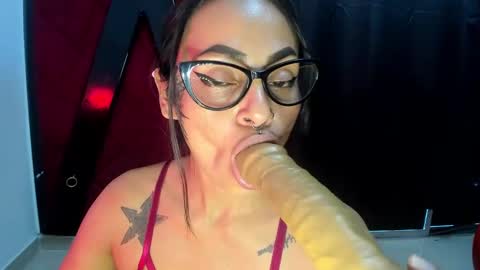 Snapshot of hanna_slut chatting on 12, 2, 2025 EVA online show from 12, 2, 2025
