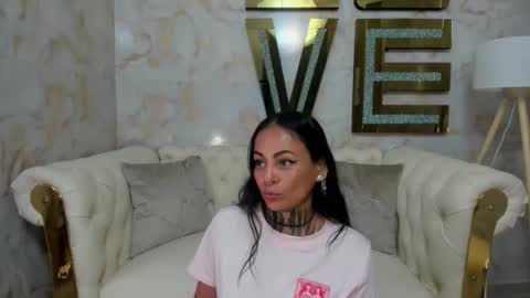 EVA online show from 25, 11, 2025