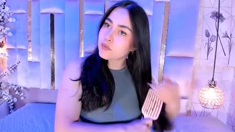 hannacollins_2 online show from 22, 12, 2025