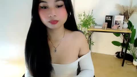 Snapshot of hannah_davis69 chatting on 12, 7, 2026 Alex online show from 12, 7, 2026