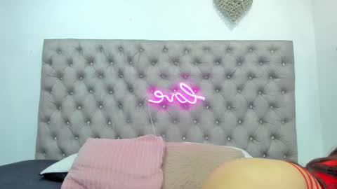 HANNAH MILLER online show from 10, 10, 2025