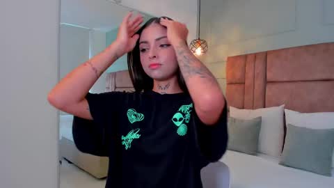 Snapshot of hannah_miltonn chatting on 21, 9, 2025 Hannah Milton online show from 21, 9, 2025