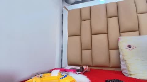 hannah_teehn online show from 2, 12, 2025