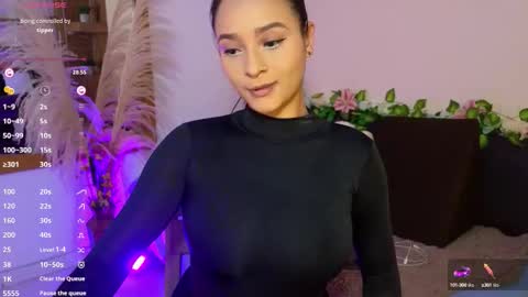 Snapshot of hannah_williams1 chatting on 9, 9, 2025 Hannah Williams online show from 9, 9, 2025