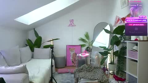 Snapshot of hannahflora chatting on 7, 7, 2026 Hannah online show from 7, 7, 2026