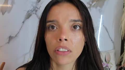 Hannahill69 online show from 5, 3, 2025