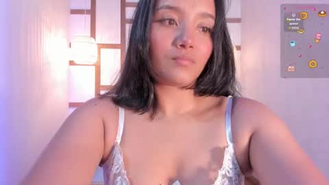 hannahmonttgomery  Help me reach 100 Hands up online show from 28, 10, 2025