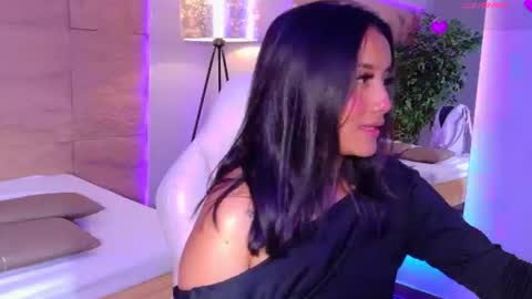 Snapshot of hannahmonttgomery chatting on 11, 7, 2026 hannahmonttgomery Help me reach 100 Hands up online show from 11, 7, 2026