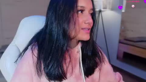 Snapshot of hannahmonttgomery chatting on 2, 8, 2026 hannahmonttgomery Help me reach 100 Hands up online show from 2, 8, 2026