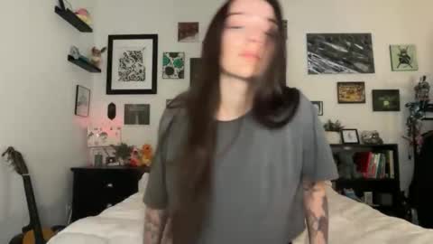 Hannah Taylor online show from 7, 2, 2026