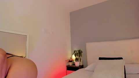 hannamartinnez online show from 16, 10, 2025