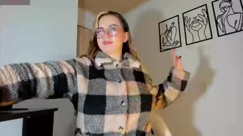   hannasofia x        Schedule 700 -1400GTM-5 online show from 20, 3, 2026