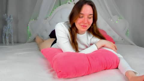 Hannavanilla online show from 12, 4, 2026