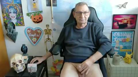 Snapshot of hansi63 chatting on 30, 9, 2025 charly online show from 30, 9, 2025
