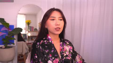 Mizi online show from 7, 1, 2025