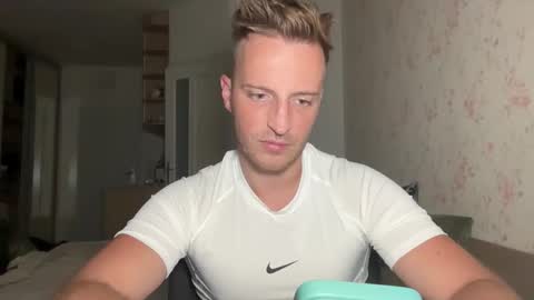 Snapshot of hanzlagerfelt chatting on 10, 11, 2025 hanzlagerfelt online show from 10, 11, 2025