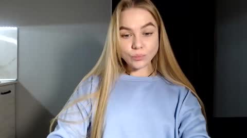 happy_fox_ online show from 25, 12, 2024