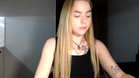 happy_fox_ online show from 25, 1, 2025