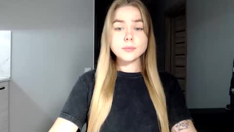 happy_fox_ online show from 16, 11, 2025