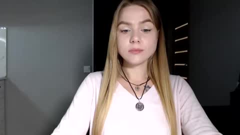 happy_fox_ online show from 27, 3, 2026