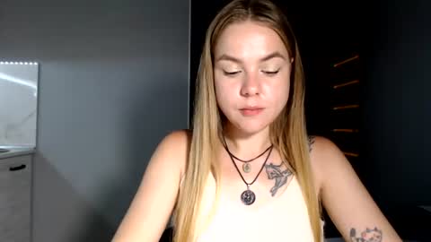 Snapshot of happy_fox_ chatting on 25, 6, 2026 happy_fox_ online show from 25, 6, 2026