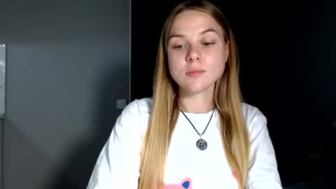 Snapshot of happy_fox_ chatting on 12, 7, 2026 happy_fox_ online show from 12, 7, 2026