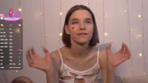 Evy  online show from 4, 3, 2025