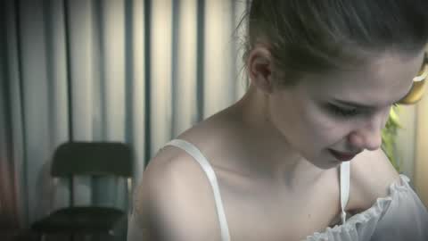 Evy  online show from 15, 4, 2026