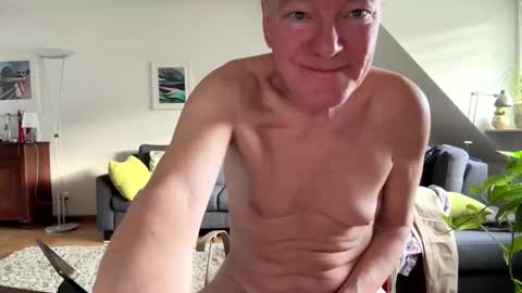 Snapshot of happysierra chatting on 10, 3, 2026 Harry online show from 10, 3, 2026