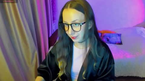 Stephanie online show from 2, 10, 2025