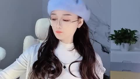 Snapshot of happysweetie168 chatting on 8, 12, 2024 Daisy online show from 8, 12, 2024