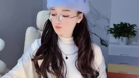 Snapshot of happysweetie168 chatting on 8, 12, 2024 Daisy online show from 8, 12, 2024