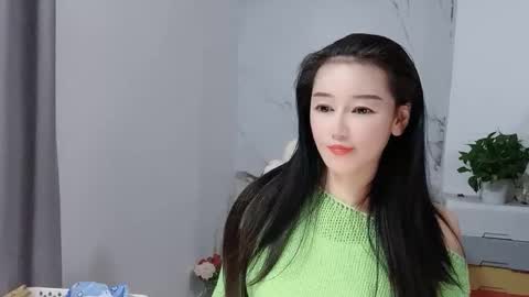 Snapshot of happysweetie168 chatting on 17, 12, 2025 Daisy online show from 17, 12, 2025