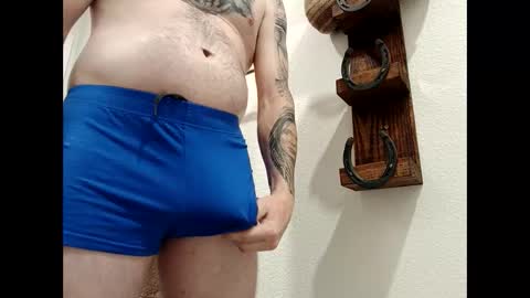 Snapshot of hard_insomnia chatting on 7, 3, 2025 HornyHubby online show from 7, 3, 2025