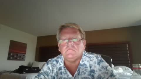 Steele and Cassie online show from 31, 7, 2026