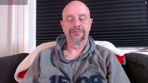 MrLazy online show from 5, 1, 2025