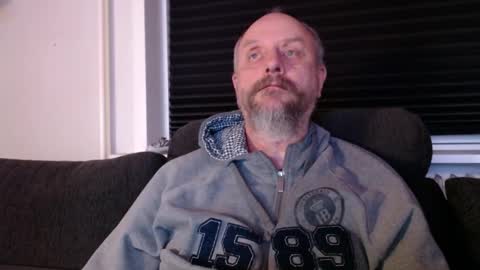 Snapshot of hardmrlazy chatting on 20, 12, 2025 MrLazy online show from 20, 12, 2025