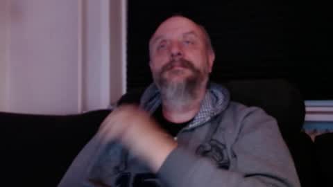 Snapshot of hardmrlazy chatting on 21, 12, 2025 MrLazy online show from 21, 12, 2025