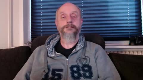 Snapshot of hardmrlazy chatting on 22, 12, 2025 MrLazy online show from 22, 12, 2025