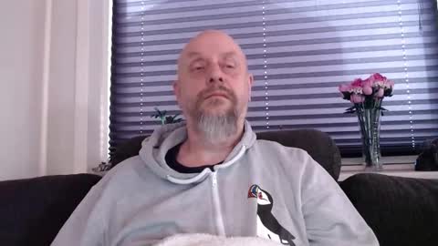 Snapshot of hardmrlazy chatting on 12, 1, 2026 MrLazy online show from 12, 1, 2026