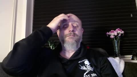 Snapshot of hardmrlazy chatting on 2, 2, 2026 MrLazy online show from 2, 2, 2026