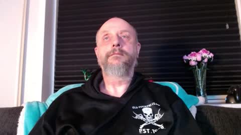 Snapshot of hardmrlazy chatting on 4, 2, 2026 MrLazy online show from 4, 2, 2026