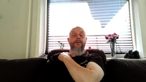 MrLazy online show from 8, 4, 2026