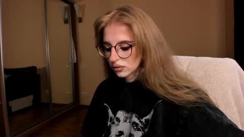 Julia online show from 15, 4, 2026