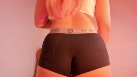 Snapshot of harley_red chatting on 5, 10, 2025 Annie online show from 5, 10, 2025