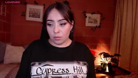 Snapshot of harmonyy01 chatting on 15, 11, 2025 Harmony Please help me to reach 100 thumbs up online show from 15, 11, 2025