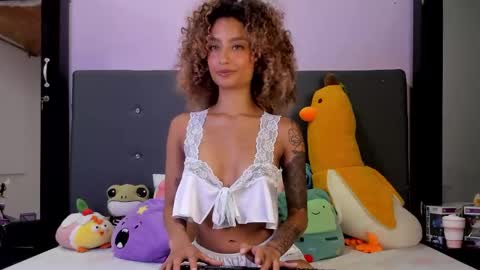 Harmony Hill online show from 2, 11, 2025