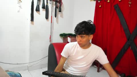 Snapshot of harry_latinboy chatting on 19, 12, 2024 Harry online show from 19, 12, 2024