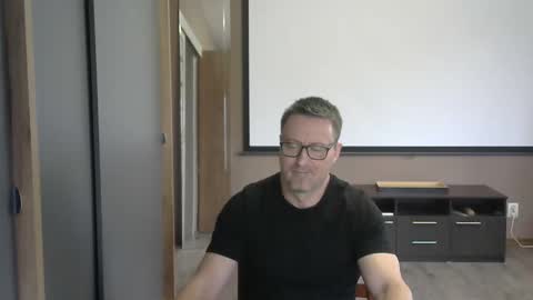 Snapshot of harrysnake chatting on 9, 11, 2025 HarrySnake online show from 9, 11, 2025